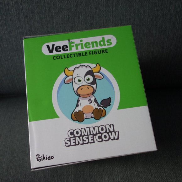 VeeFriends Common Sense Cow Collectible Figure Made for Macy's - Picture 6 of 7